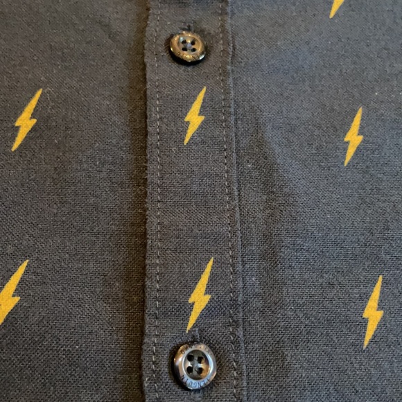 Original Penguin lightning bolt button down. Size XL. - Picture 5 of 11